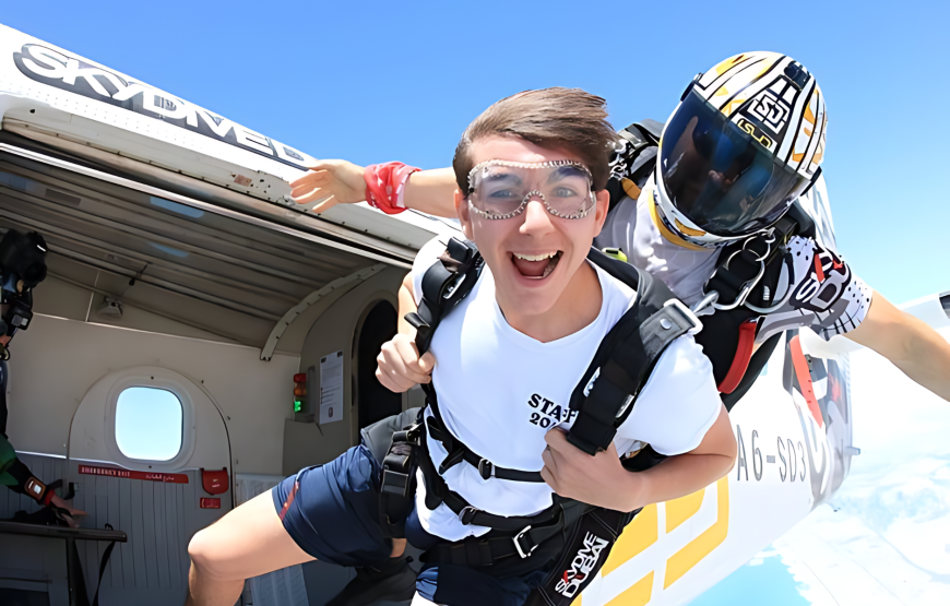 SKY DIVE AT PALM